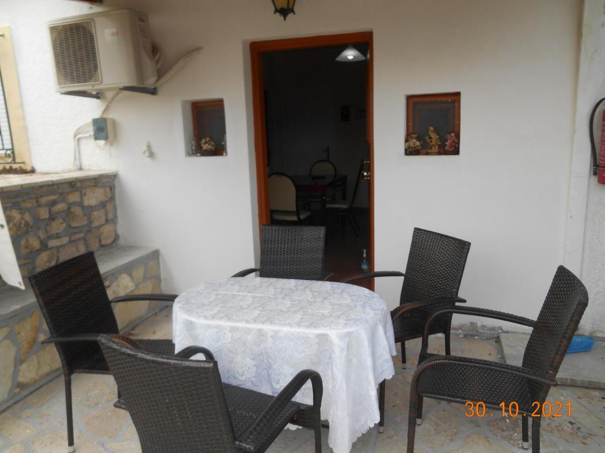 Melios Rooms Petalídhion 외부 사진